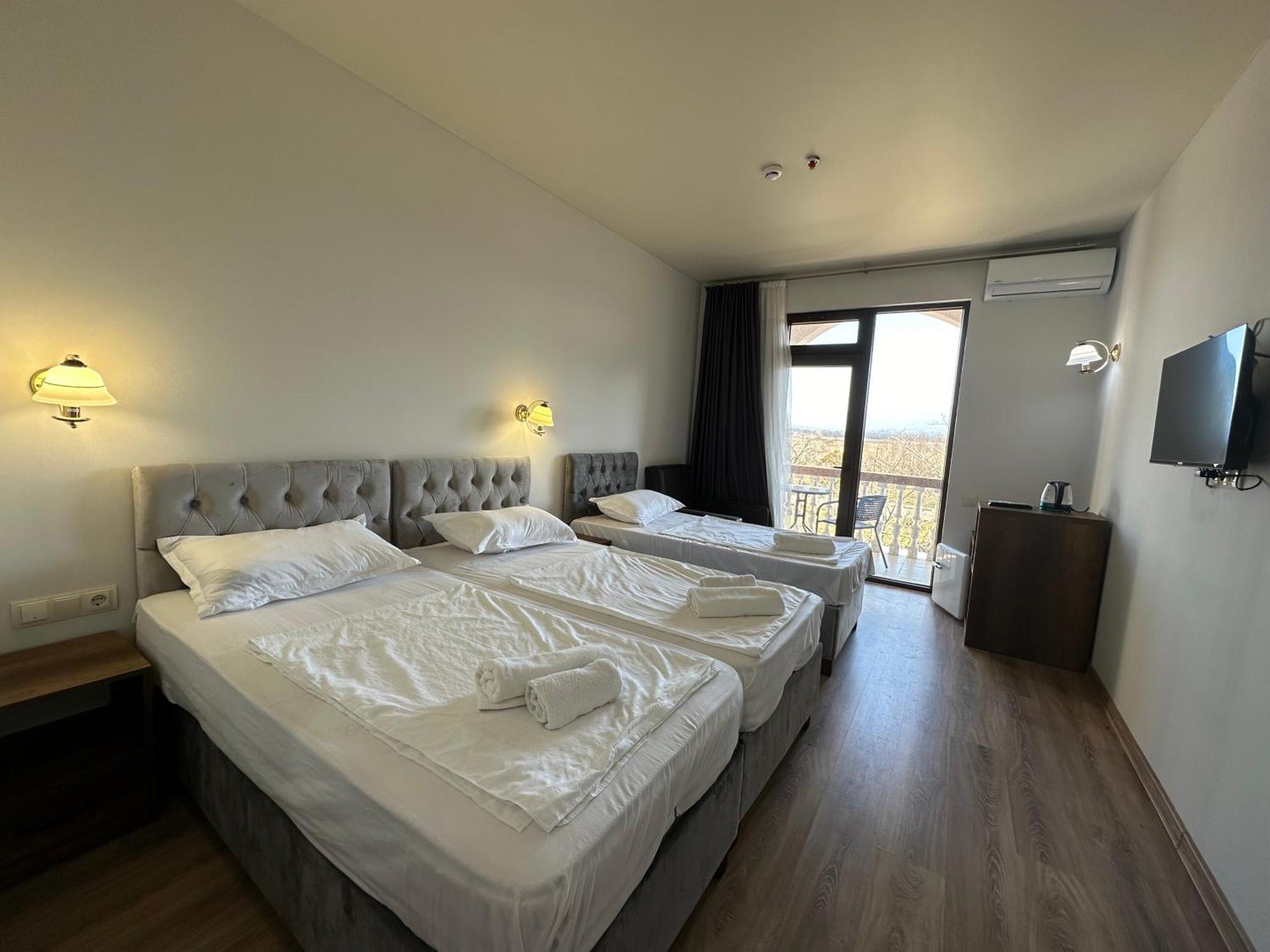 Majestic Hotel Kobuleti Bagian luar foto