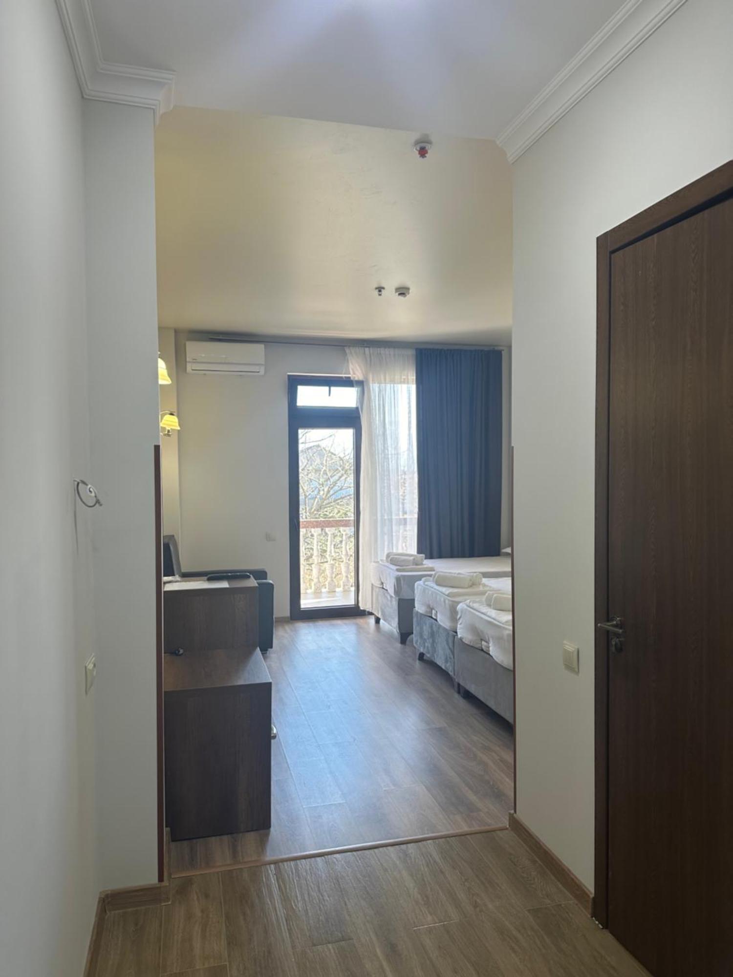 Majestic Hotel Kobuleti Bagian luar foto