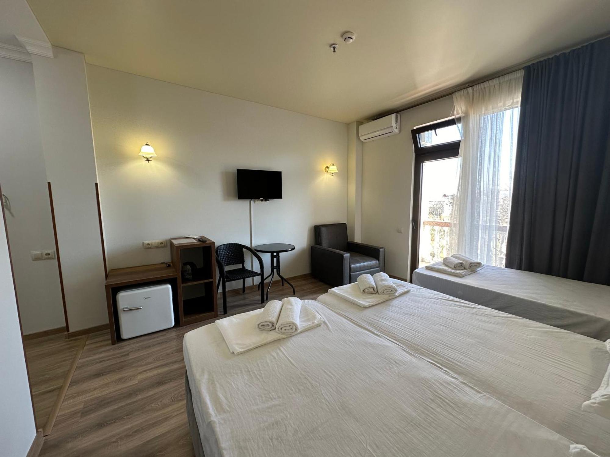 Majestic Hotel Kobuleti Bagian luar foto