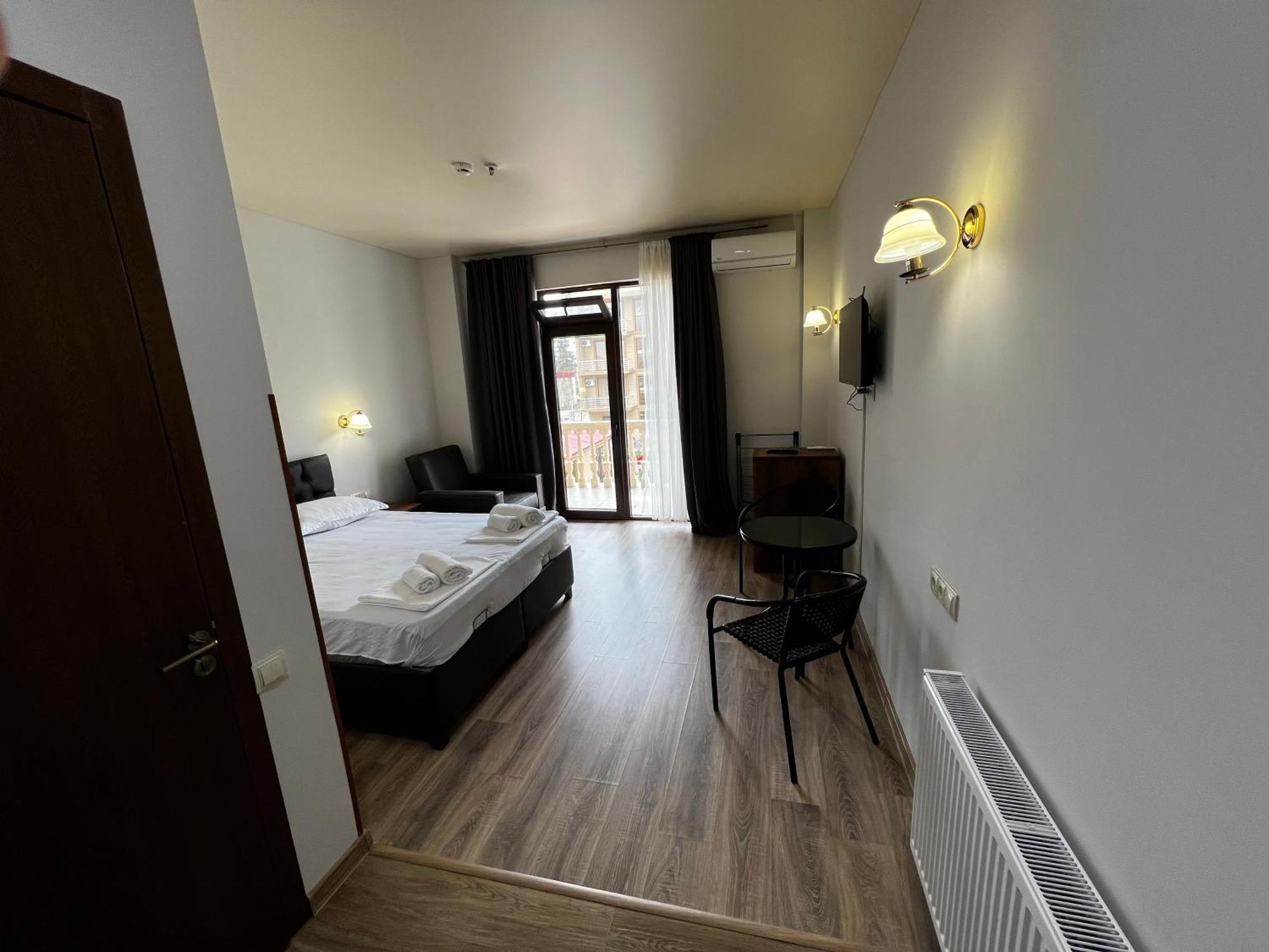 Majestic Hotel Kobuleti Bagian luar foto