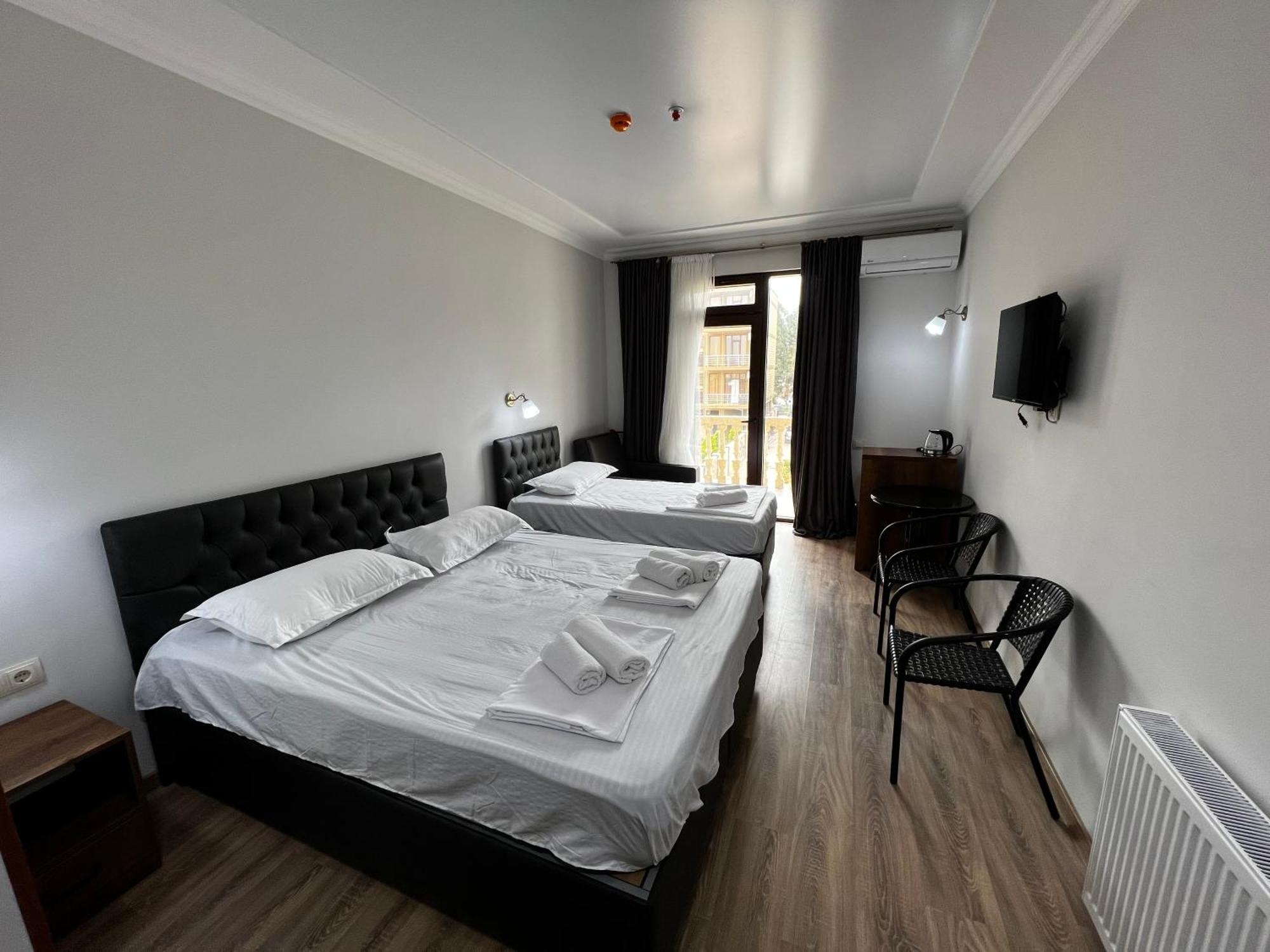 Majestic Hotel Kobuleti Bagian luar foto