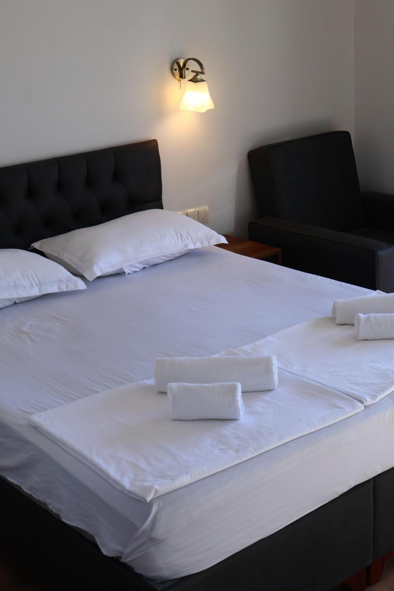 Majestic Hotel Kobuleti Bagian luar foto